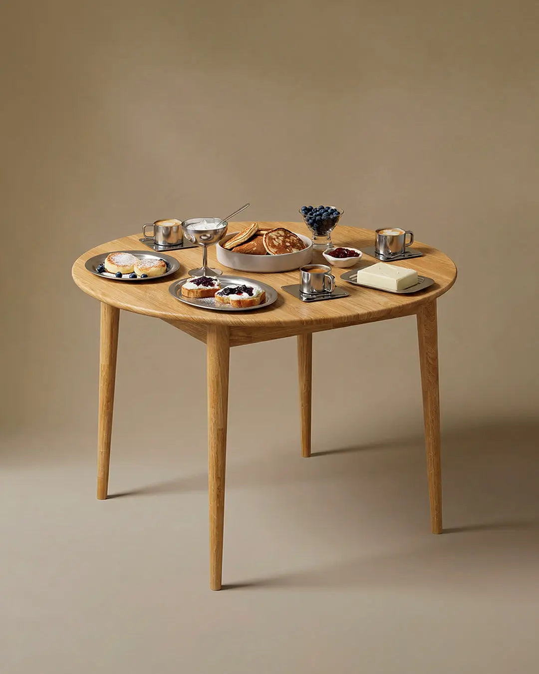 Veneto Italia Tables Erie round extendible dining table