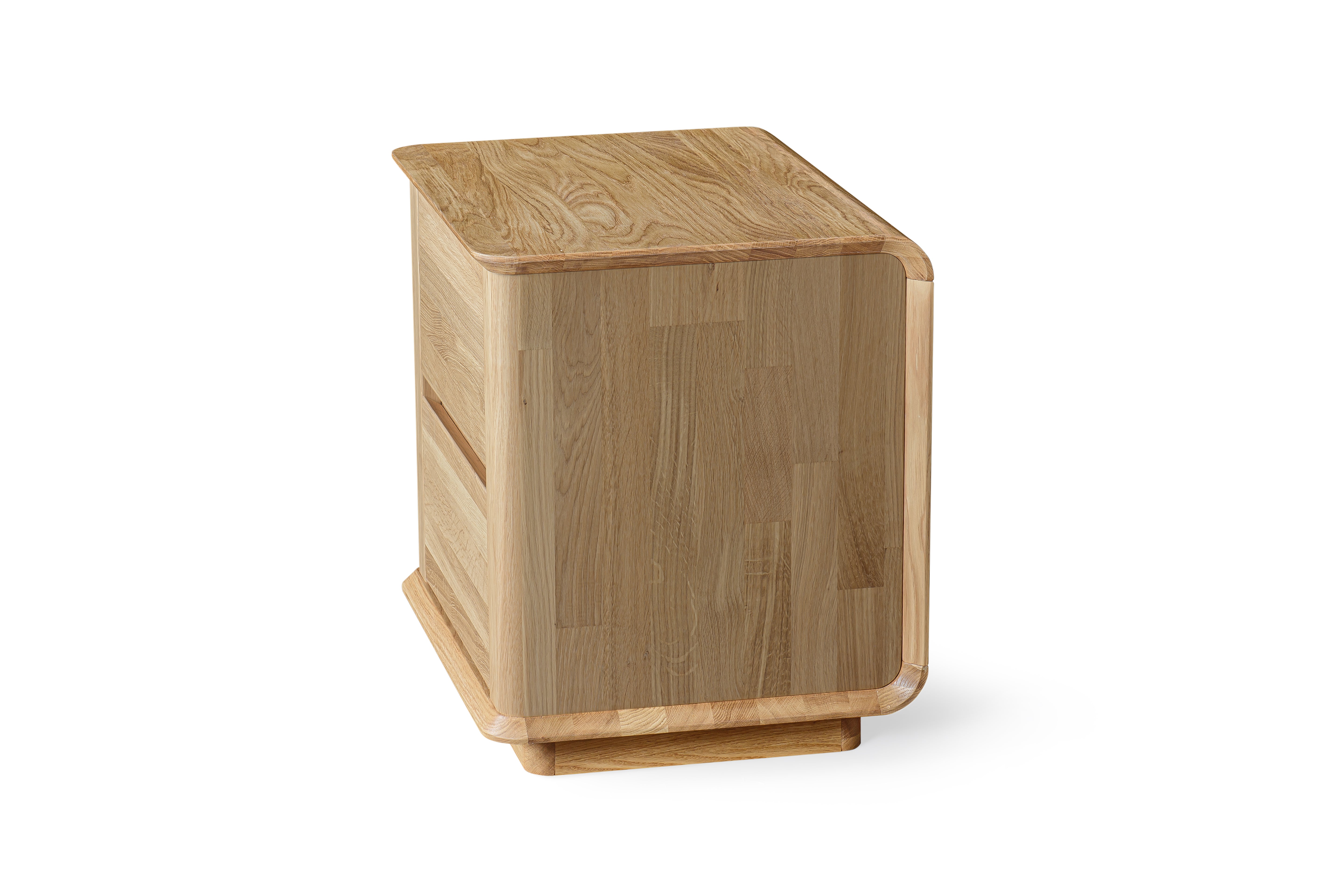 Cwellyn Nightstand