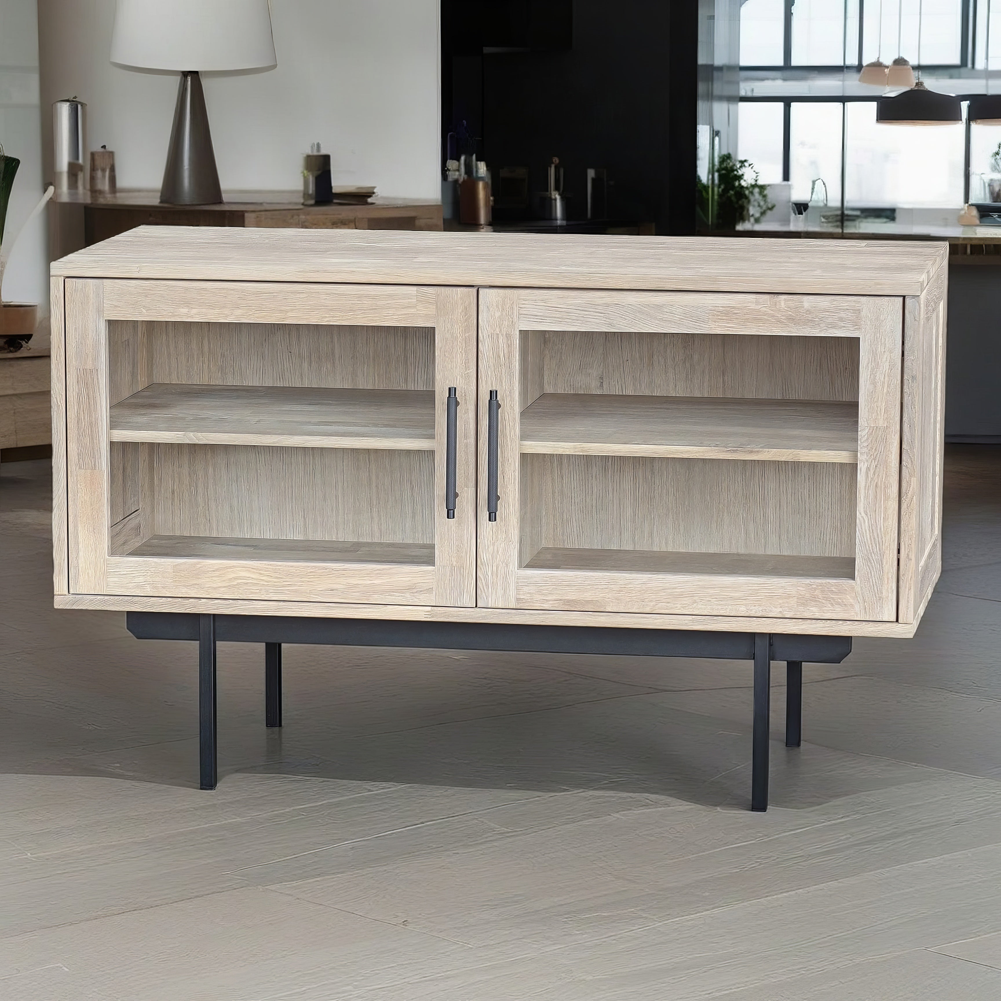 Credenza corta Biwa con ante in vetro
