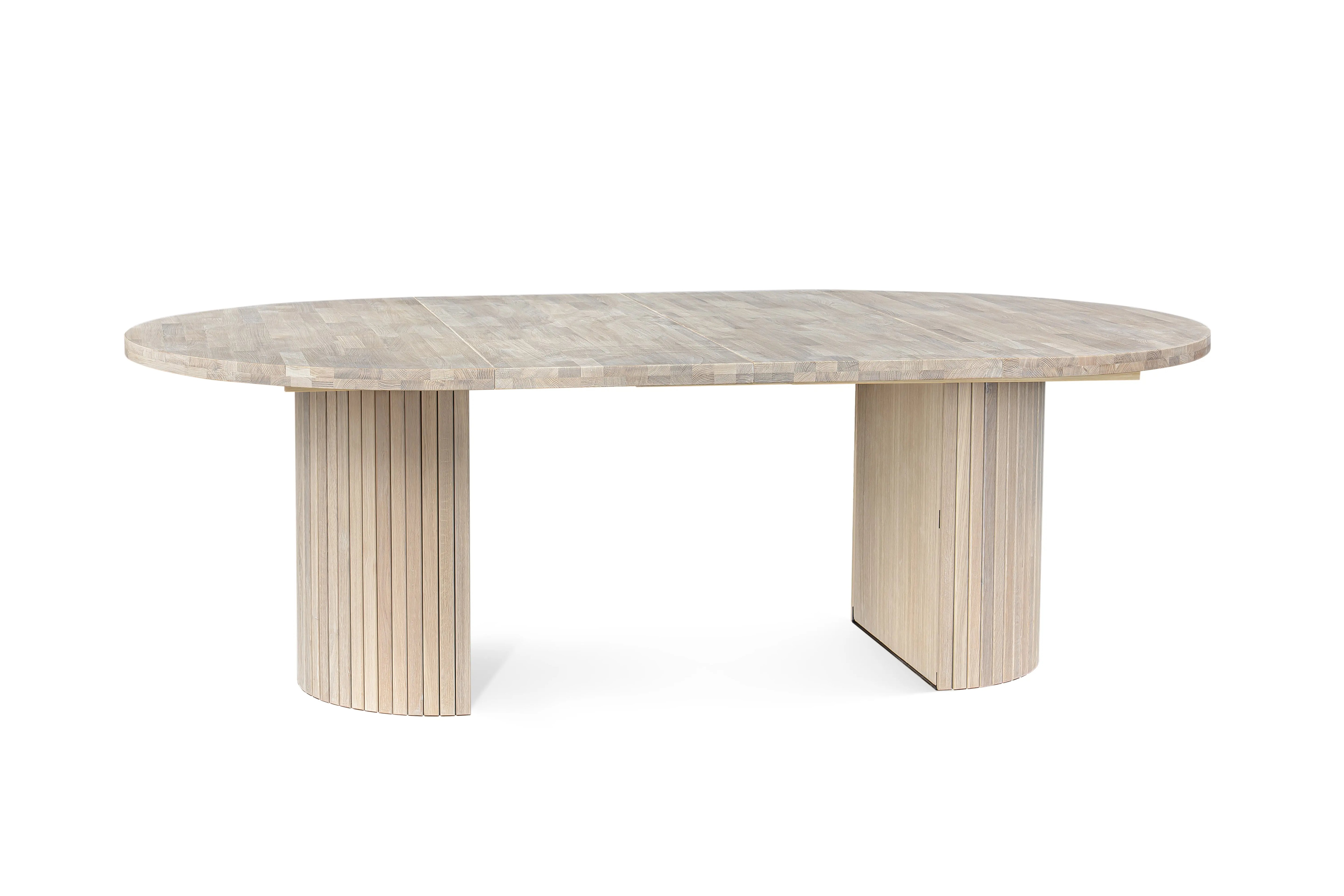 Veneto Italia Tables Tromsø round Extendible Dining Table